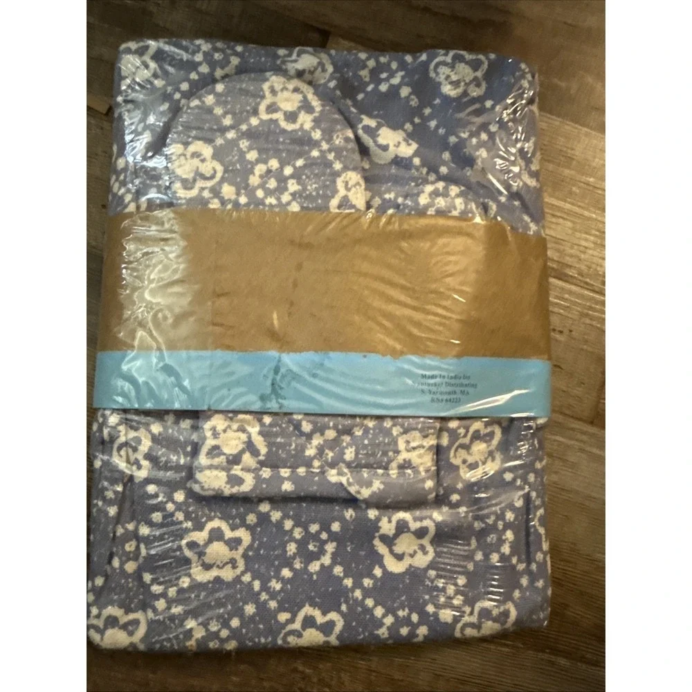Nantucket Home 5 Piece Child's Baking Set Apron Oven Mitts Pot Holder Towel NEW